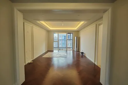 莱茵公馆 4房2厅2卫 南 精装