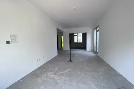 海信珠山小镇一期叠加 4室2厅3卫南北 毛坯