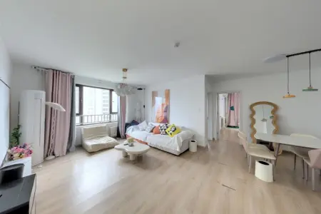 鲁商蓝岸公馆 3室2厅2卫 南北 精装