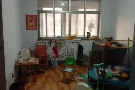 三中南侧 2室1厅1卫 南北 毛坯