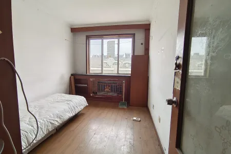 澳柯玛人才公寓 4室2厅2卫南 中装