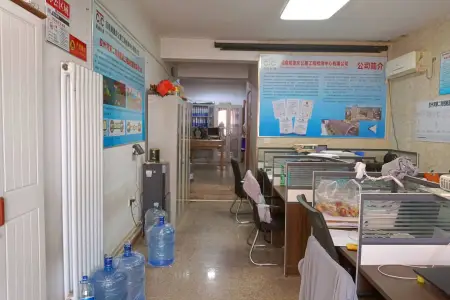 前湾集团 5室2厅3卫 南 普装