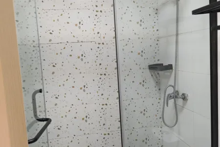 悦湖广场(商住楼) 1室1厅1卫 北 精装