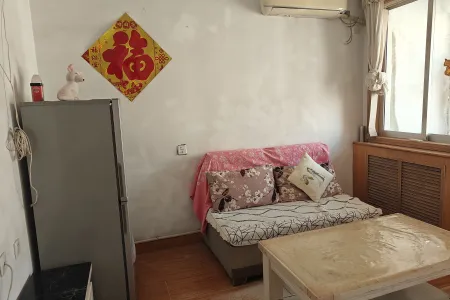 前湾小区附近 2室1厅1卫南 中装