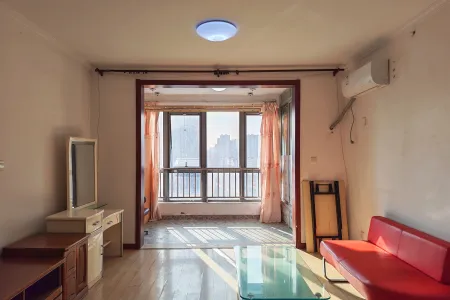 家和公寓 1室1厅1卫 南 中装