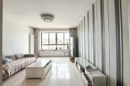 新港花园 3室2厅1卫 南北 精装