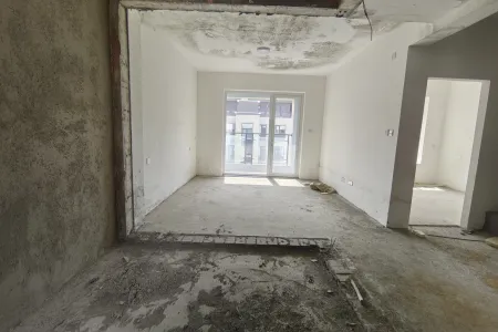 蓝光雍锦半岛 4室2厅2卫 南北 毛坯