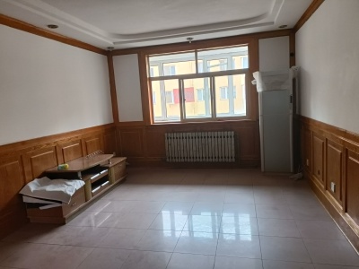 后湾社区 3室1厅1卫 南北 简装