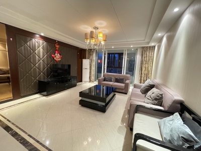 海上嘉年华 4室2厅2卫 南北 精装