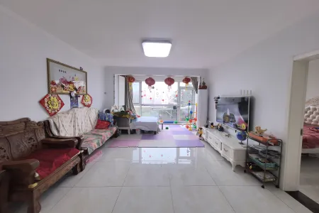 康大叶语东山 3室2厅2卫 南北 精装