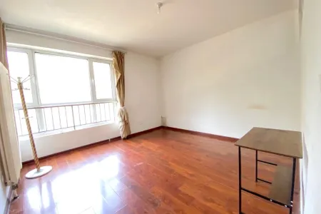 鲁商蓝岸国际北区 3室2厅2卫 南北 简装