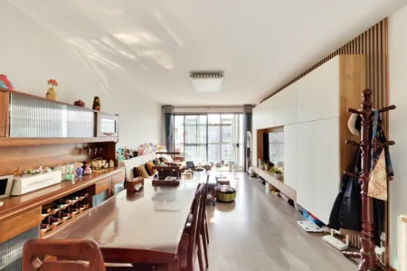 贵合新园 3房2厅2卫 南北 精装