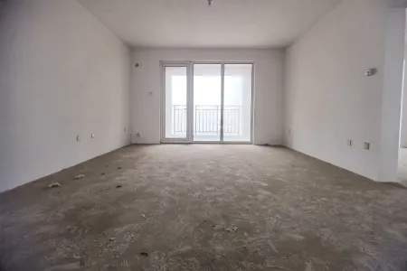 云龙港湾 3室2厅0卫东南 毛坯