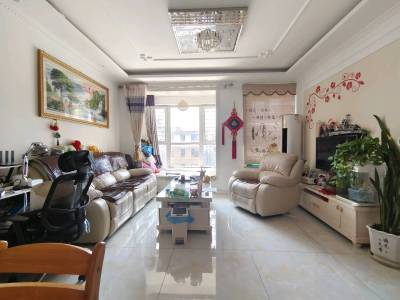 紧邻地铁口,盛华未来城，稀缺小房型双南房