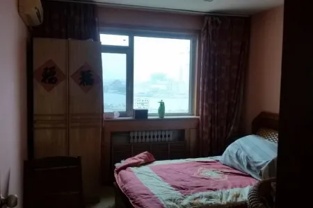 黄岛油库小区 4室2厅2卫南 精装