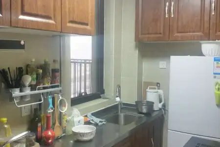 保利海上罗兰 2室2厅2卫南北 豪装