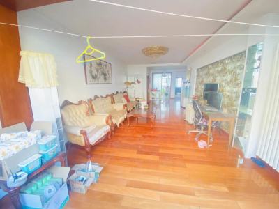 新贵都B区