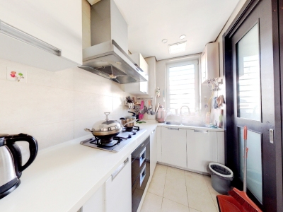 天山华庭 6室3厅3卫 南北 