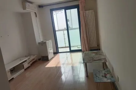 冠庭江山 1室1厅1卫南 简装