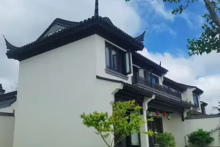 融创阿朵小镇（别墅） 4室2厅2卫南北 毛坯