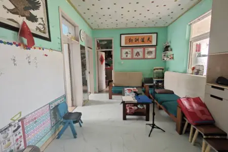 后湾社区 3室1厅1卫南 中装