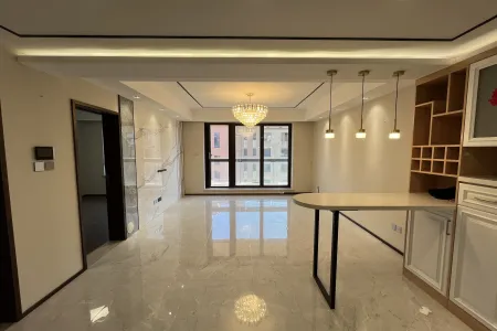 中德绿色公元 4室2厅2卫南 精装