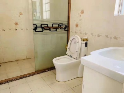 溢盈湖畔