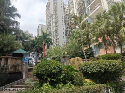 地铁口板块，距离地铁口不到300米，商圈成熟，配套设施齐全