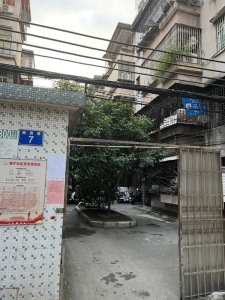 商业大道散盘60万元满五年,唯一住房,家电齐全，性价比高