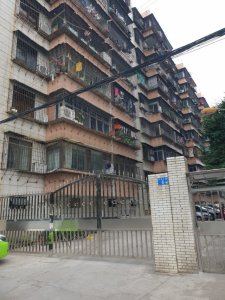 大华二路小区40万元满五年,唯一住房，性价比高