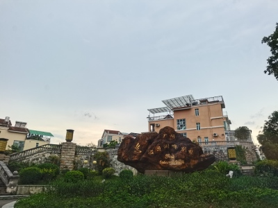 溢盈湖畔