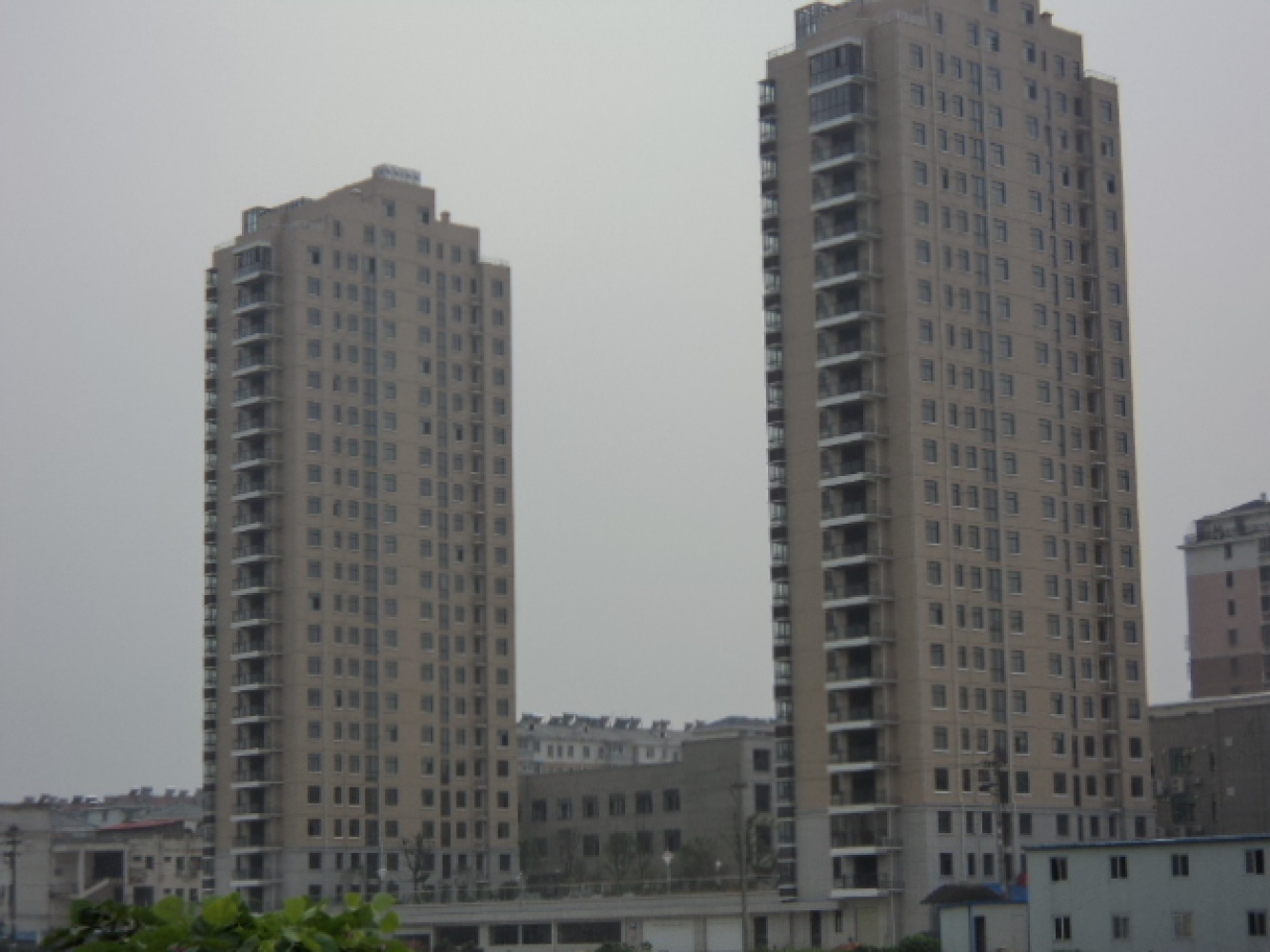 中央公馆，3房2厅2卫，132.24㎡，精装，95万元，新房联网（独家代理）