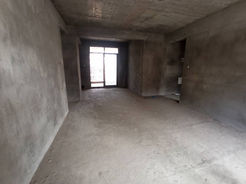 中航城幸福里 3室2厅2卫 53万 南北通透,三证齐全,满两年