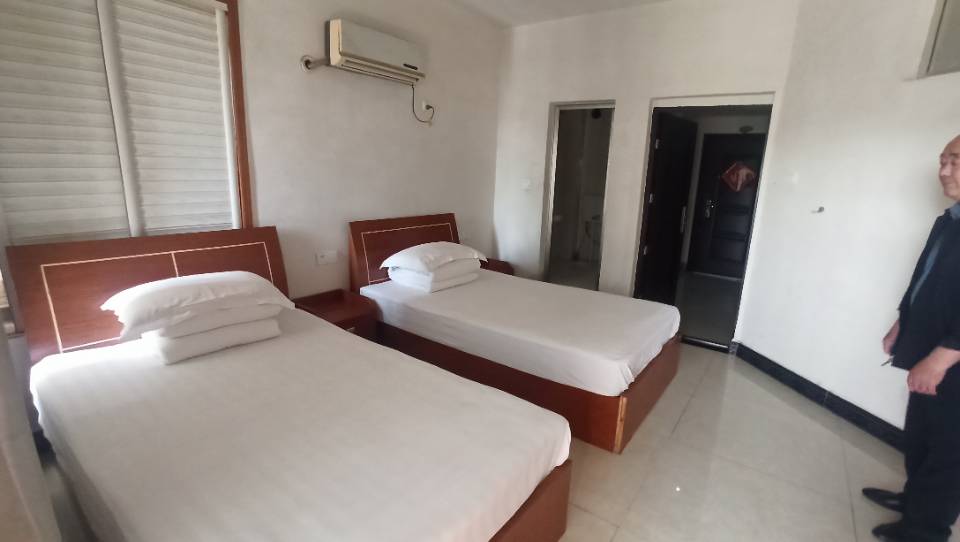 香江明珠，1房1厅1卫，普装，700.0元/月，新房联网（独家代理）