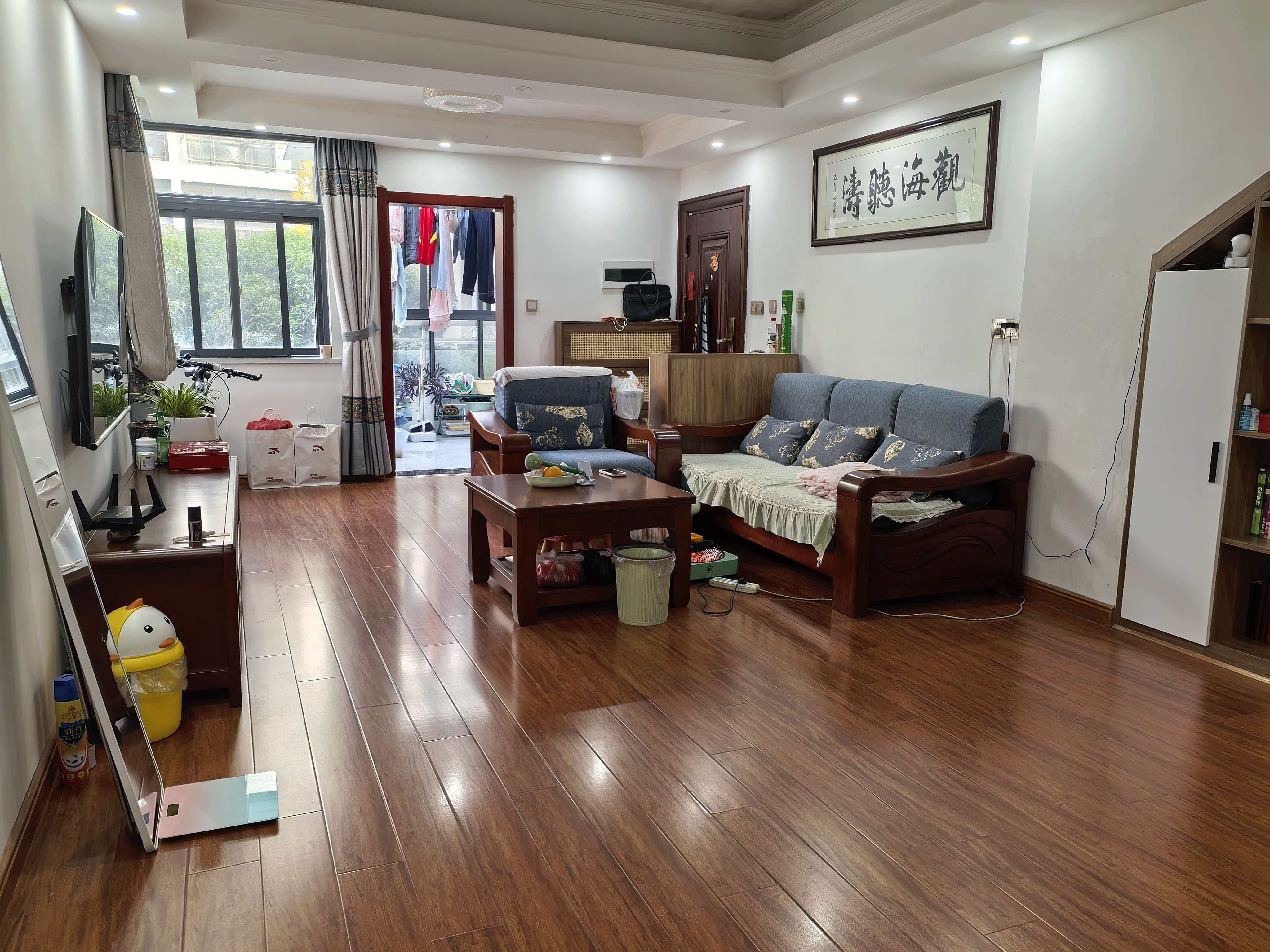 中航城果岭东方 3室2厅2卫 50万 