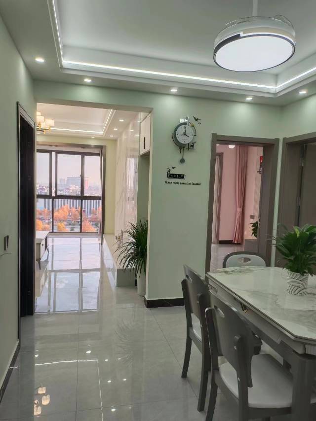 尚书房 2室2厅1卫 32万 