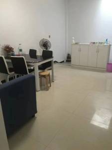万商城，临街商铺，180.0㎡，精装，72万元，新房联网（独家代理）