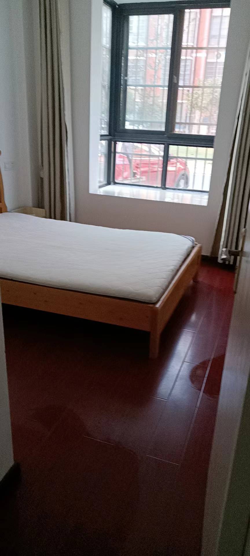 中航城果岭东方，3房2厅1卫，普装，1300.0元/月，新房联网（独家代理）