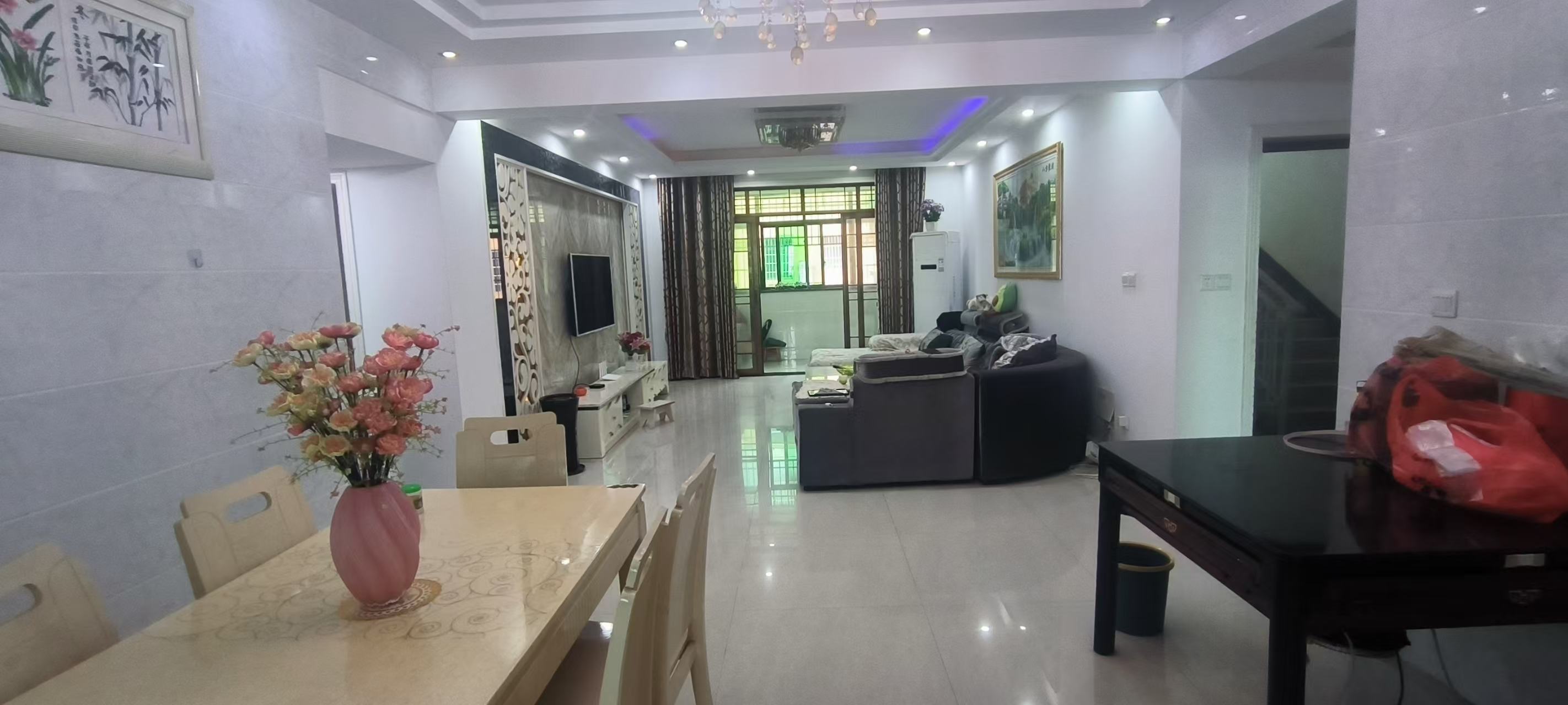 新村菜场 3室2厅1卫 35万 