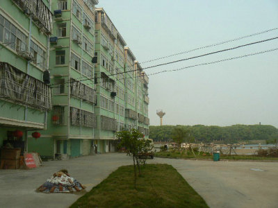 湖畔家园，4房2厅2卫，155.0㎡，简装，48万元，新房联网（独家代理）