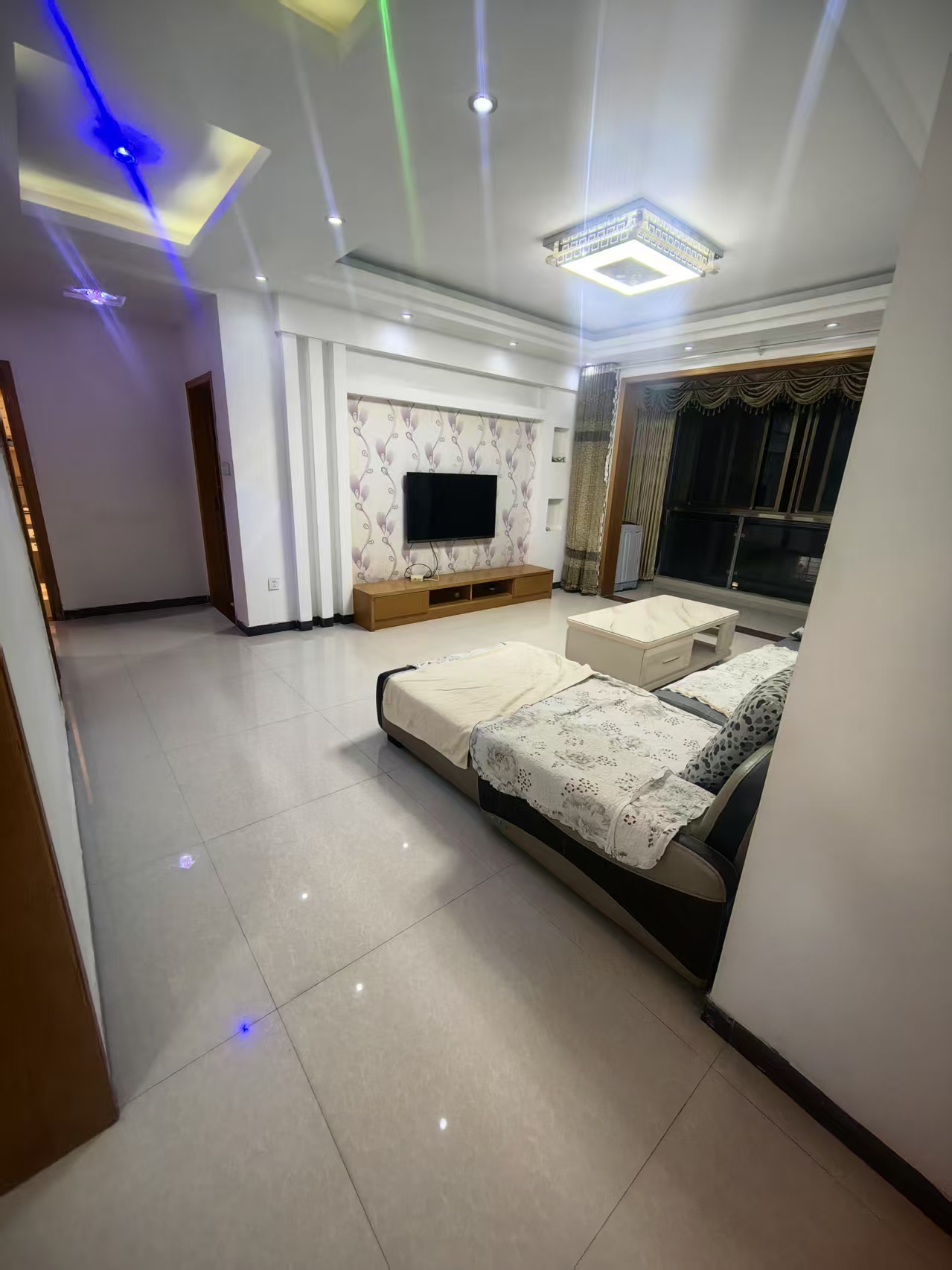 和熙家园 3房2厅1卫 1,400元/月 包物业费