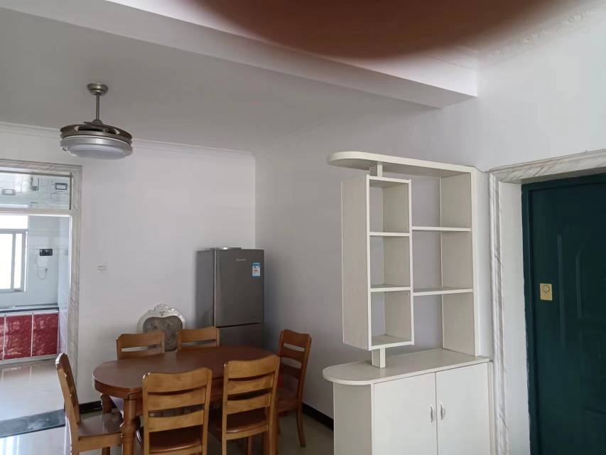 百利花园 3室2厅1卫 30万 