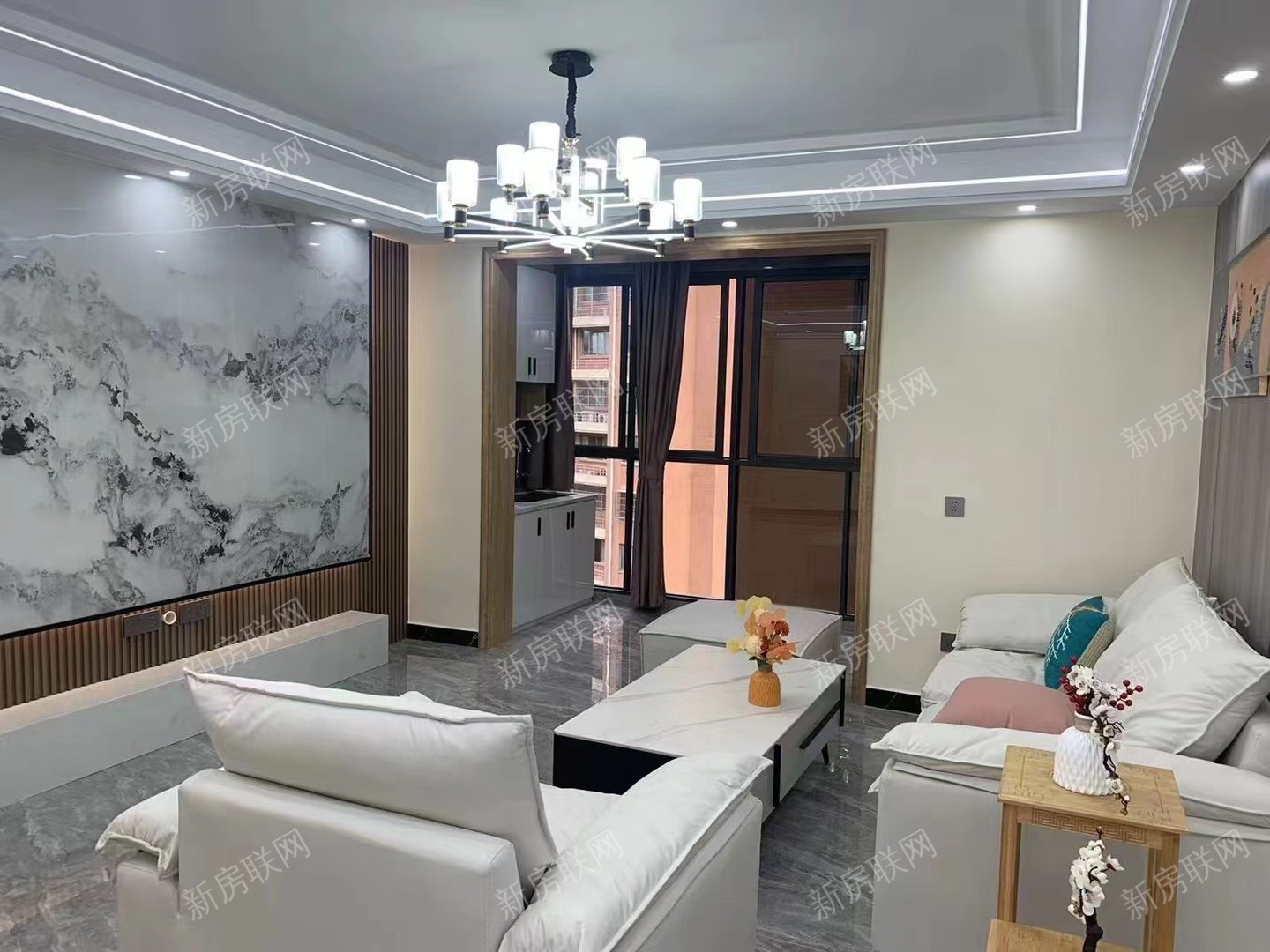 天湖郦都 4室2厅3卫 62万 