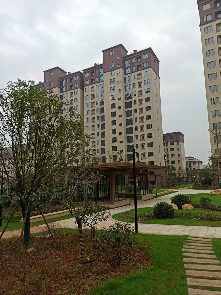 荷塘新城，3房2厅2卫，122.7㎡，毛坯，40万元，新房联网（独家代理）