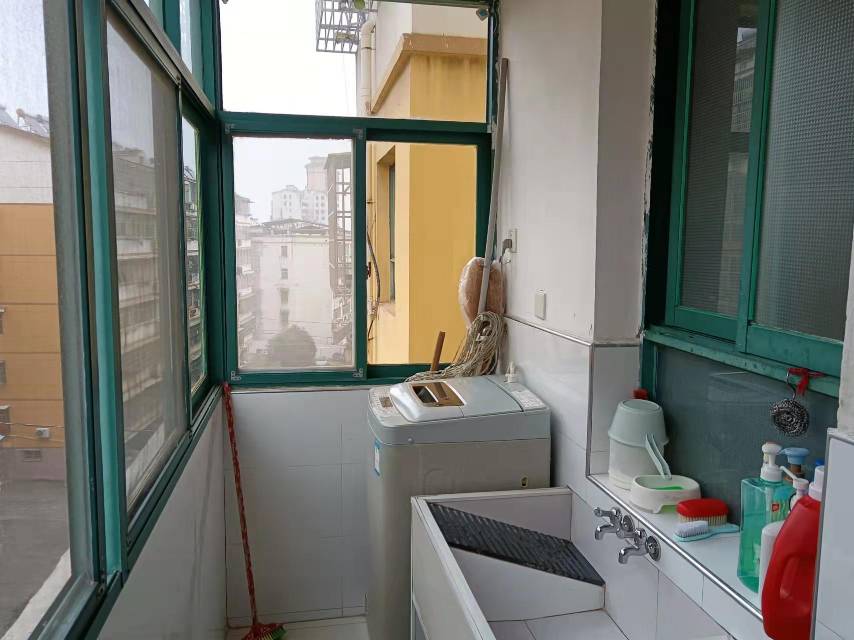 中航城果岭东方，3房2厅2卫，135.0㎡，精装，57万元，新房联网！