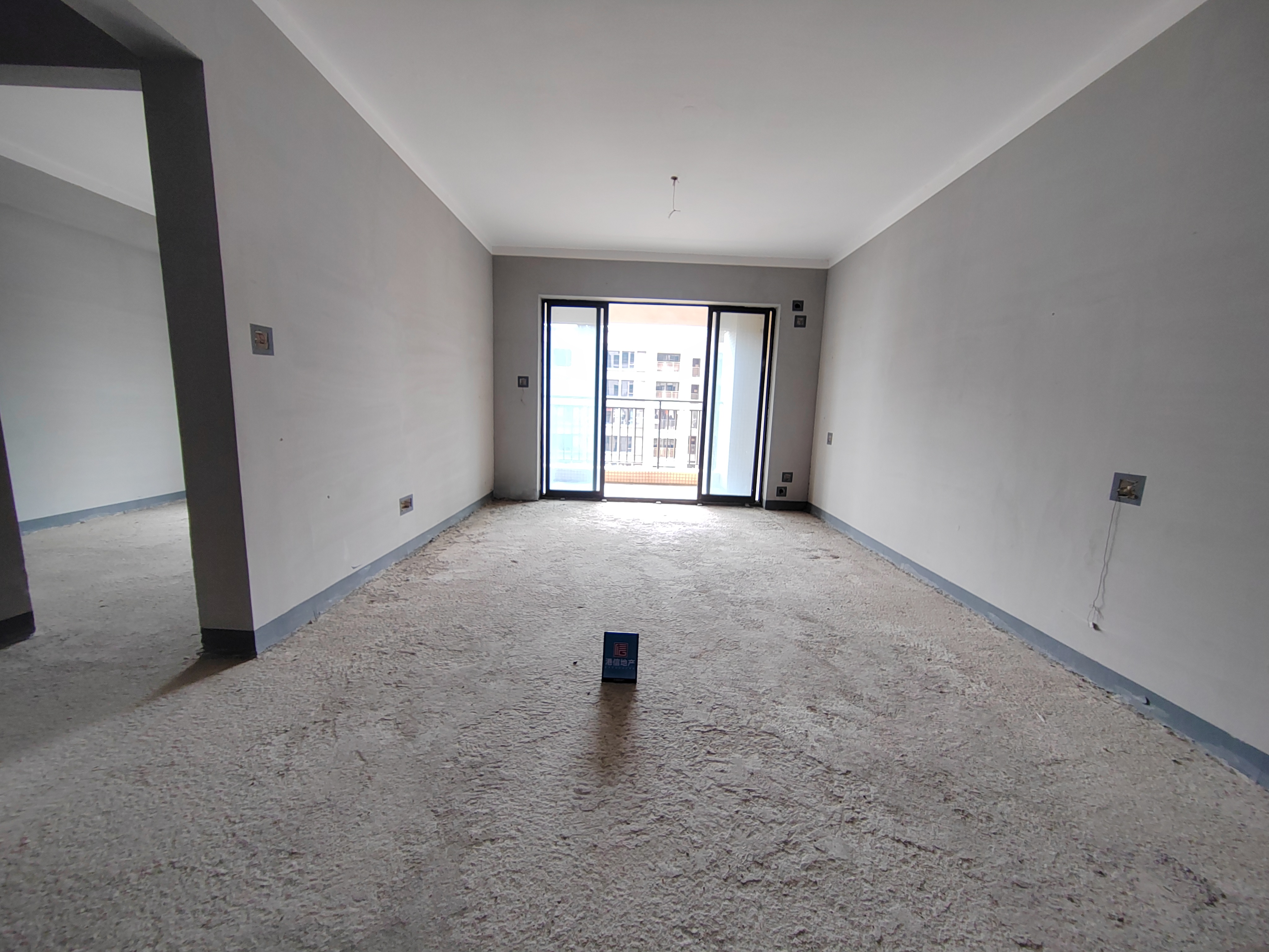 保利国际三期 3室2厅2卫 85万 