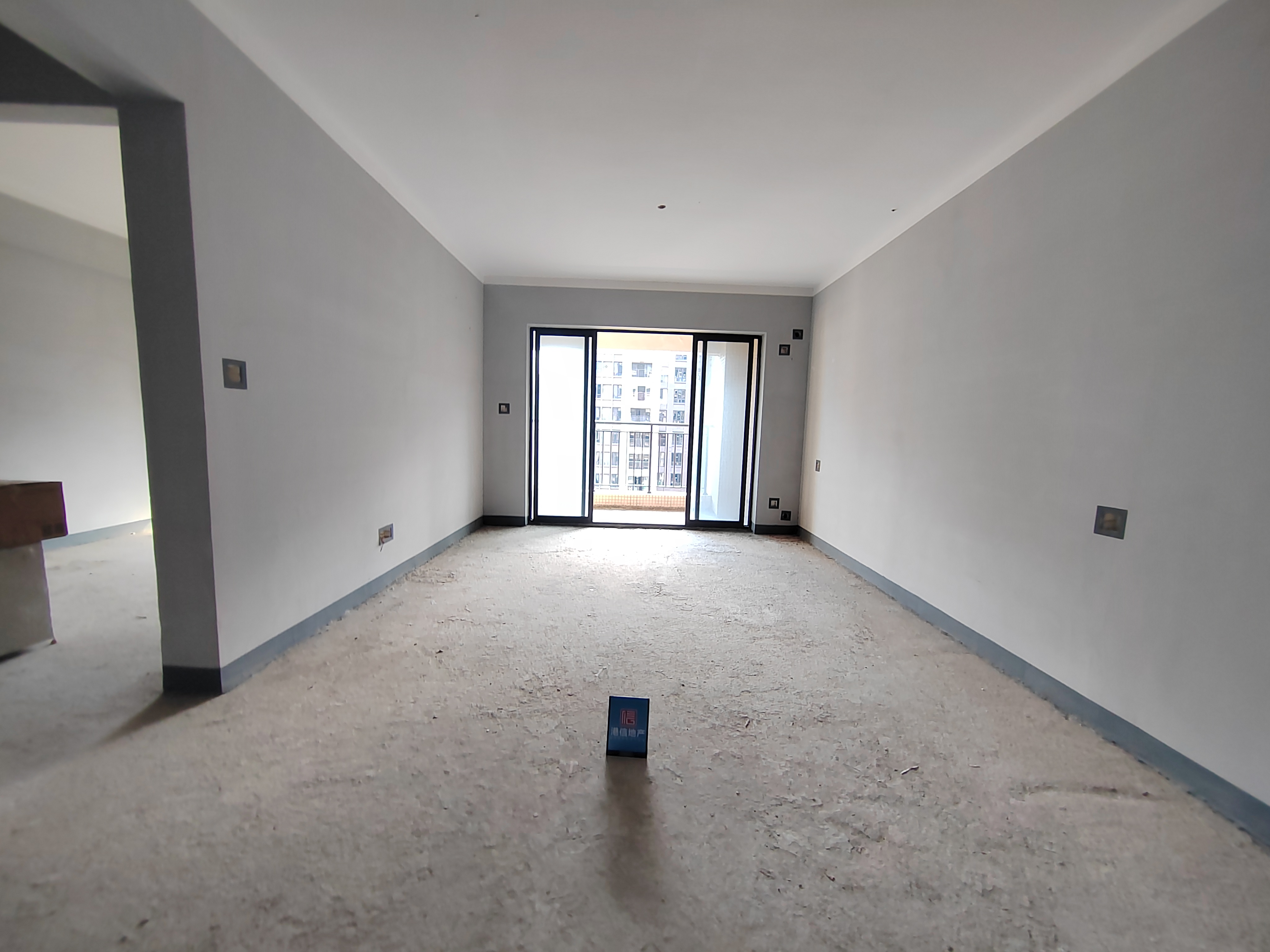 保利国际三期3室2厅2卫 120.0m²亮点85万