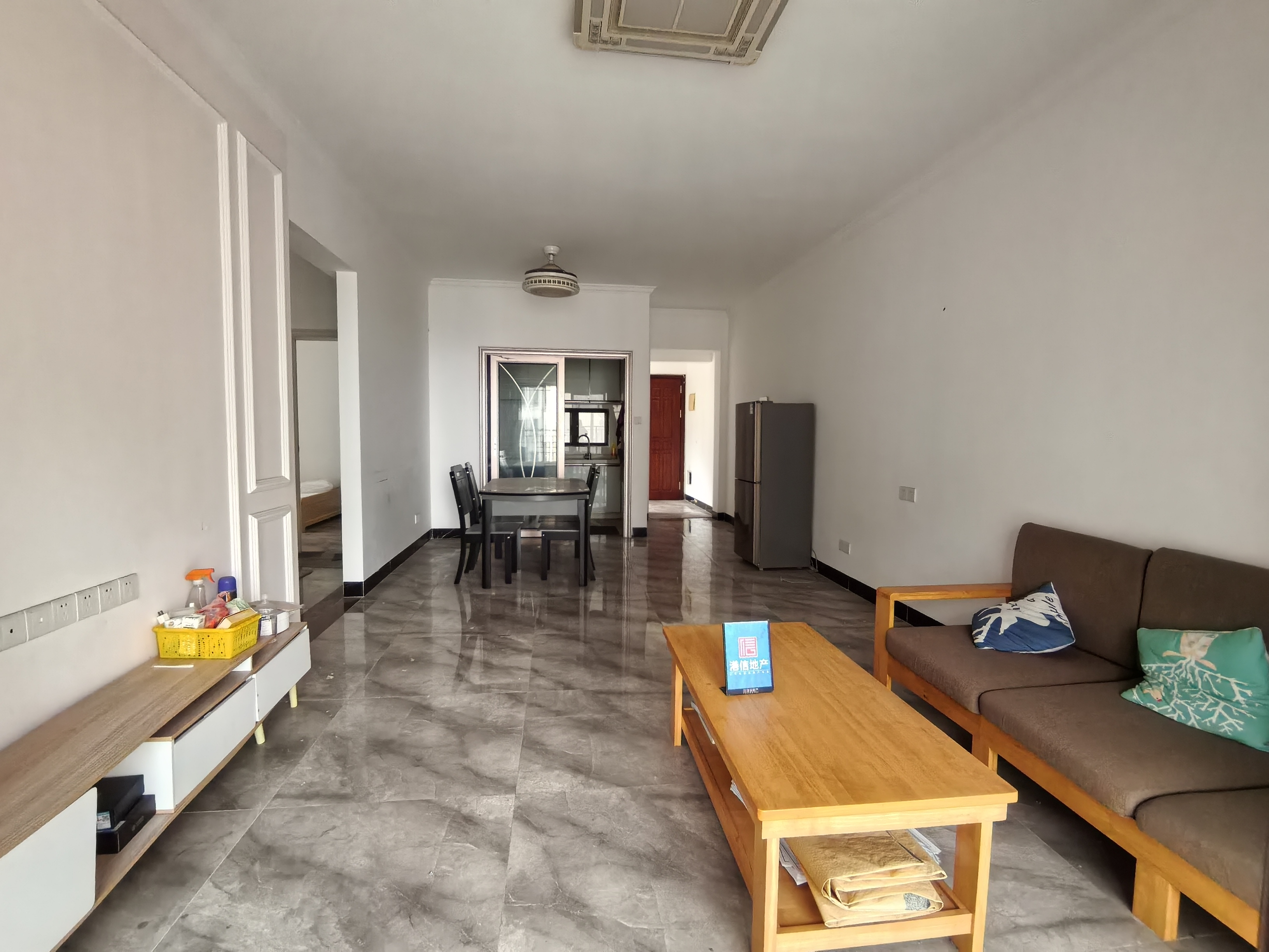 保利国际三期 3室2厅1卫 1800.0元/月 视频房