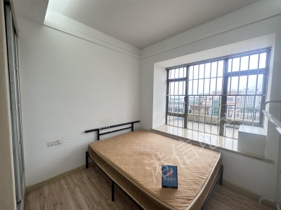 城市绿洲 1房1厅1卫 47.0㎡  精装 售50.0  租1300.0元/月