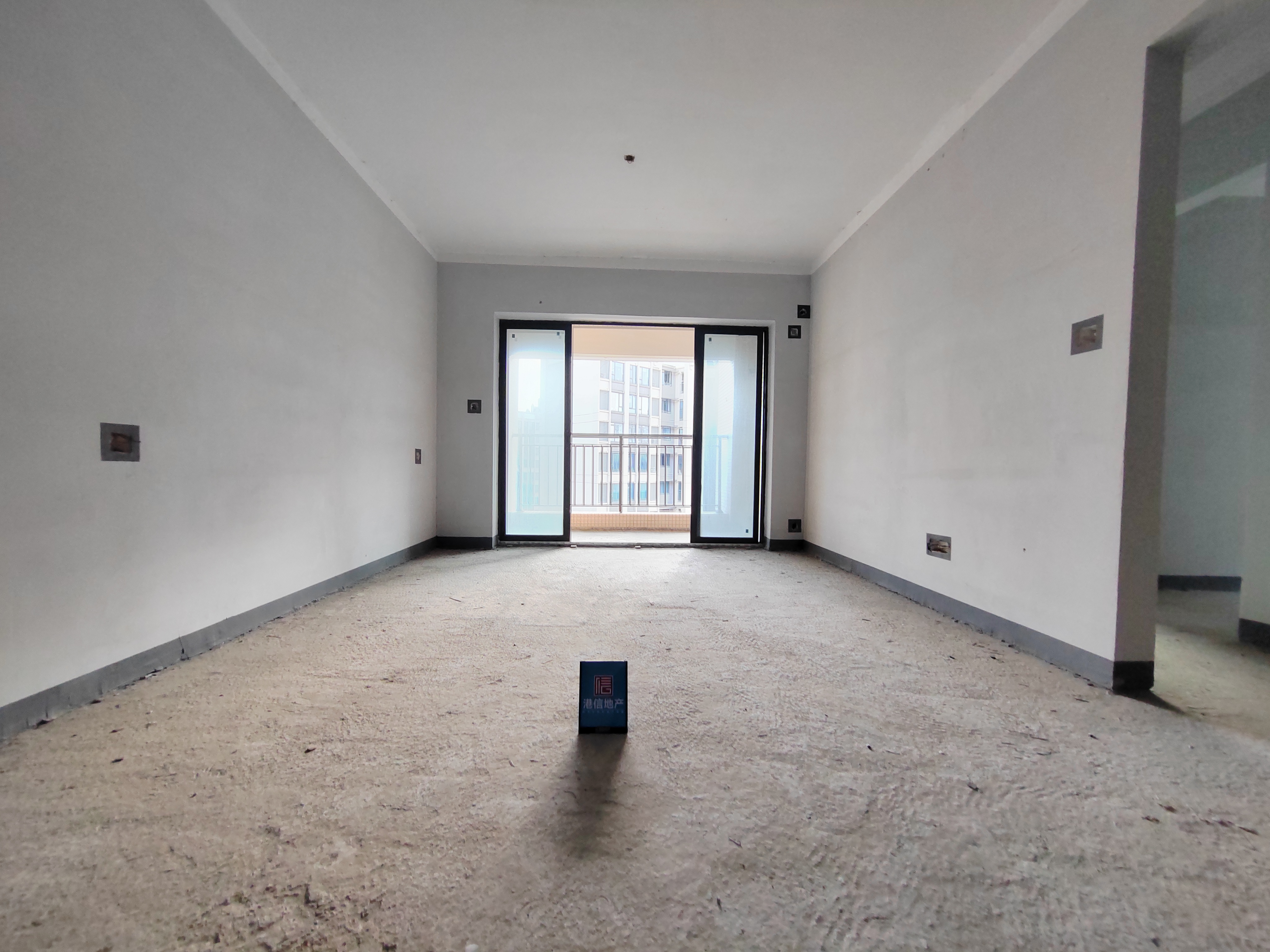 保利国际三期 3室2厅2卫 61万 满五年,唯一住房,视频房